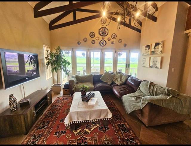 4 BEDROOM HOUSE FOR SALE IN EAGLE CANYON GOLF ESTATE